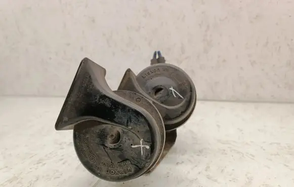 Volkswagen PASSAT B5 Horn signal 0092018