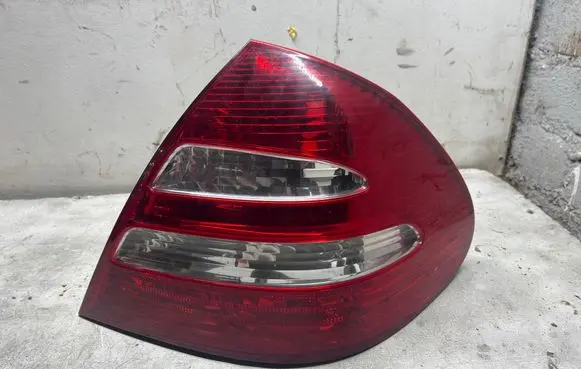 Mercedes-Benz E W211 Rear/tail lights 334008 A2118200464