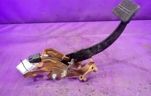 Subaru Outback Brake pedal 