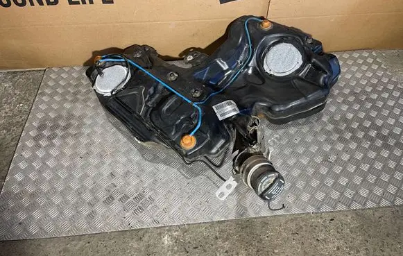 Audi A4 S4 B8 8K Fuel tank 8K0201021FN 0181929B8KKH 3107200917