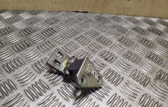 Volkswagen Golf Plus Front door upper hinge