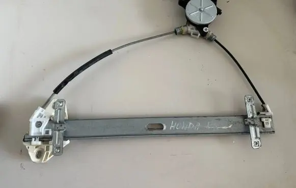 Honda FR-V Front door window regulator motor