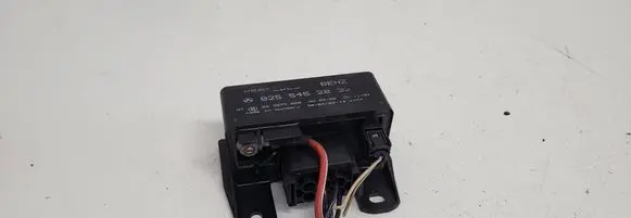 Mercedes-Benz Vaneo W414 Glow plug pre-heat relay 0255452832 899075000