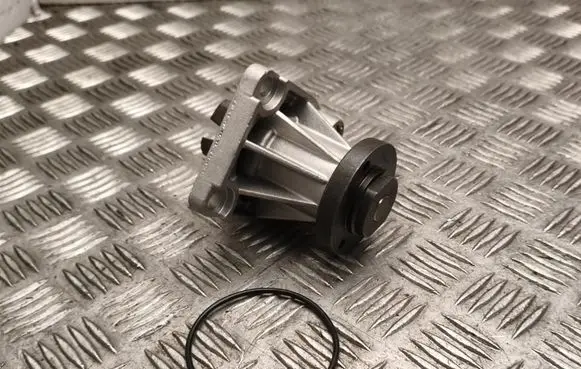 Opel Vectra C Water pump 40150030