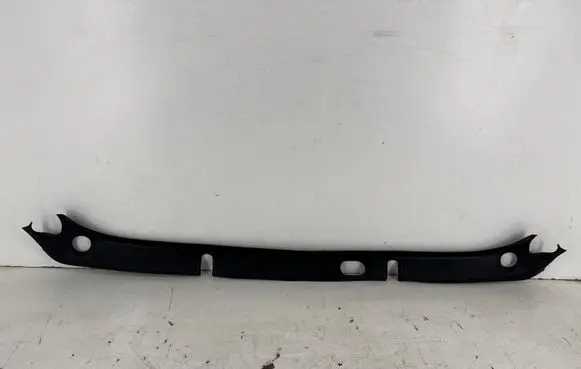 Tesla Model X Wiper trim 104788500A