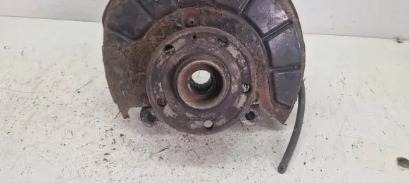 Volkswagen PASSAT B6 Front wheel hub