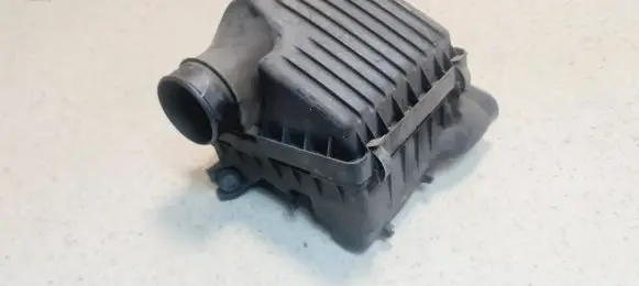 Honda HR-V Air filter box 91084