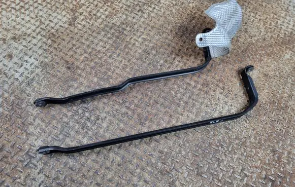 BMW 4 F36 Gran coupe Fuel tank mounting bracket 7260942 7260945