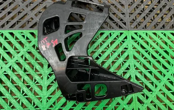 BMW 5 G30 G31 G38 Front bumper mounting bracket 7385348 15067010