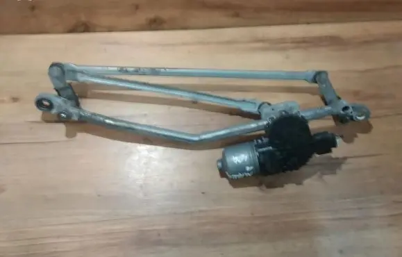 Mazda 3 I Front wiper linkage and motor