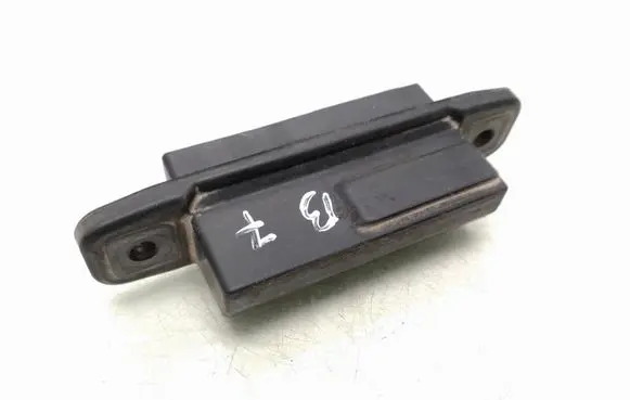 Toyota Avensis T270 Tailgate opening switch 0505x98