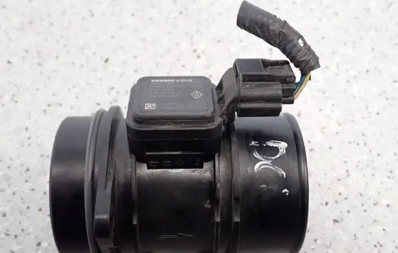 Nissan Note (E11) Mass air flow meter 5WK97007