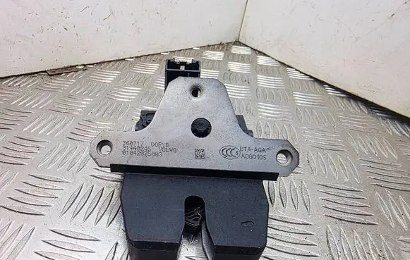 Volvo V40 Tailgate/trunk/boot lock/catch/latch 31440245