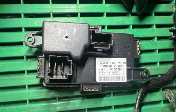 Mercedes-Benz E W212 Heater blower motor/fan resistor A2128702110 2128702110