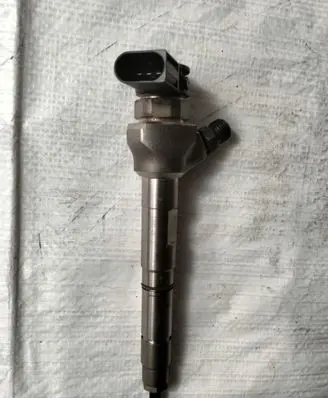 Audi A4 S4 B9 8W Fuel injector 0445110874