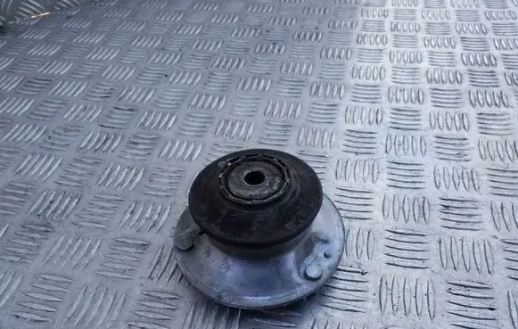 BMW 3 E90 E91 Front upper strut mount 10637110