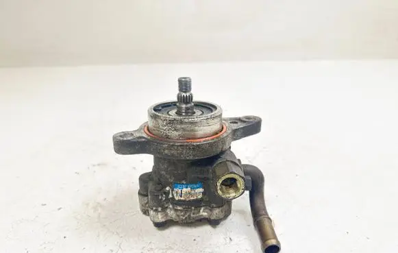 Nissan X-Trail T30 Power steering pump