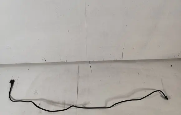 Engine coolant pipe/hose