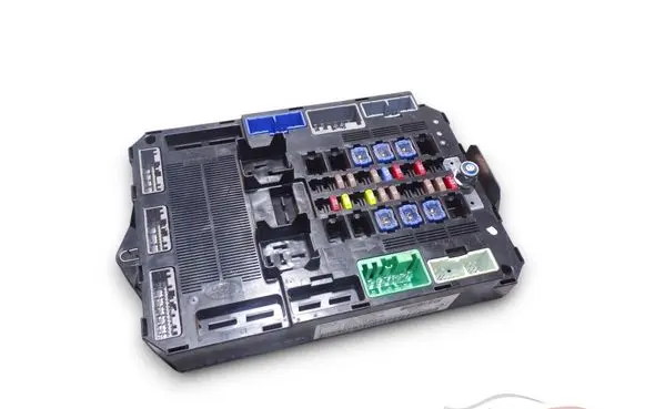 Jaguar XF X250 Fuse module DX2314B476AE