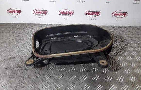 BMW X6 E71 Air filter box 13717812061