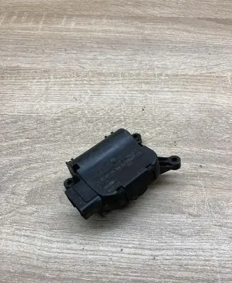 Skoda Yeti (5L) Air flap motor/actuator 1K0907511 0132801345