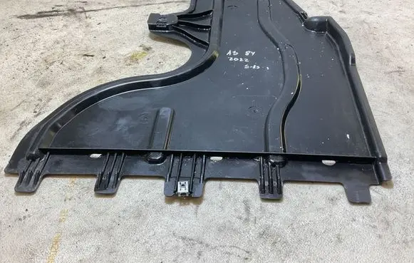 Audi A3 8Y Engine splash shield/under tray 5WA825101