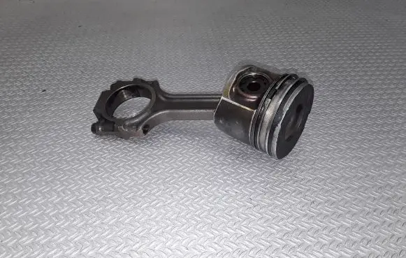 Opel Signum Piston with connecting rod