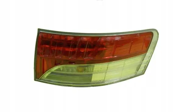 Toyota Avensis T270 Rear/tail lights ZP12