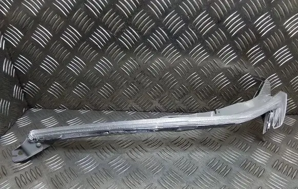 Toyota Prius+ (ZVW40) Headlight part 1003970620