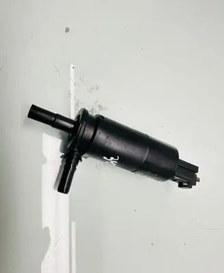 BMW X5 F15 Headlight washer pump 7340773 57786310 6786310