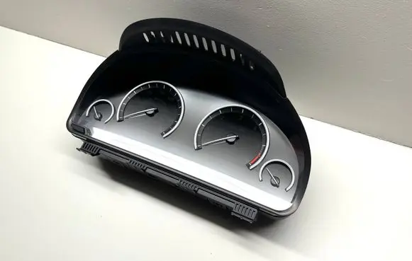 BMW 6 F12 F13 Speedometer (instrument cluster) 9311653 17388410 0263703083