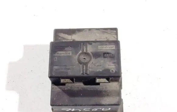 Volkswagen Touran I Fuse box set 013949781 0-1394978-1