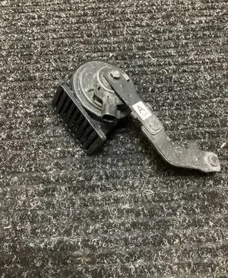 Land Rover Range Rover Velar Horn signal J8A213801AC 19072019 B34SA1219G1