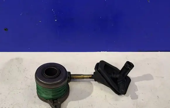 Volvo V70 Slave cylinder release bearing 8667661