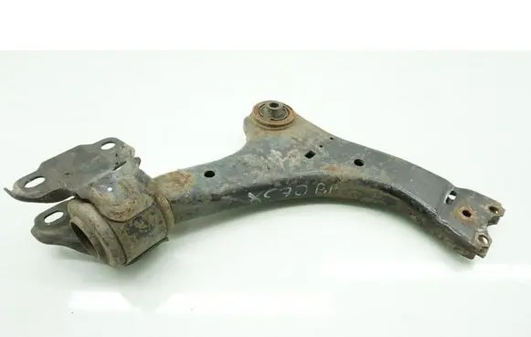 Volvo XC70 Front control arm MMAUTKO16550