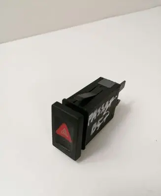 Volkswagen PASSAT B5.5 Hazard light switch 3B0953235D