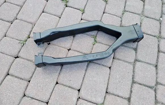 Opel Astra L Armrest 9834477080