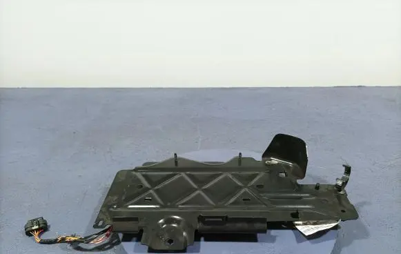 Volvo XC60 Battery box tray 32133903