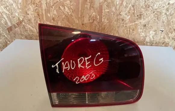 Volkswagen Touareg I Tailgate rear/tail lights 28269003