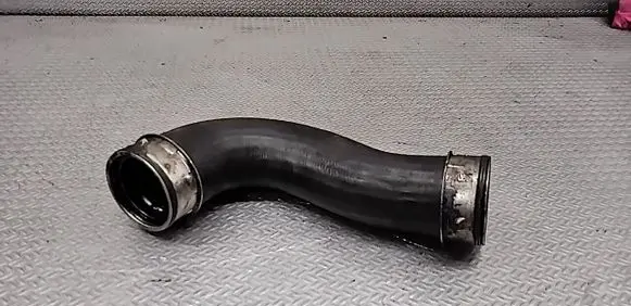 Volkswagen PASSAT B6 Intercooler hose/pipe