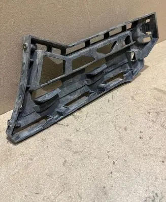 Volkswagen Touran I Front bumper mounting bracket 1T0807178