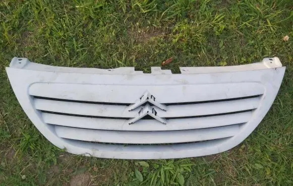 Citroen C3 Front bumper upper radiator grill 9647156780