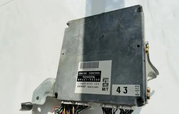 Toyota Avensis Verso Engine control unit/module 8966144300 89661-44300