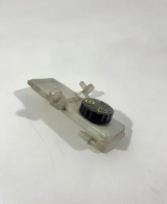 Brake fluid reservoir