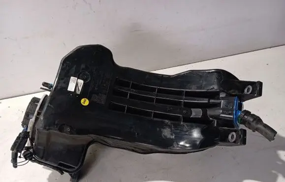 Audi Q7 4M AdBlue liquid reservoir 4M0131878