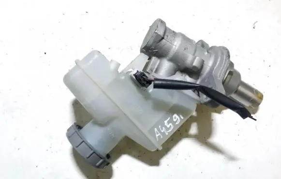 Suzuki Grand Vitara II Master brake cylinder