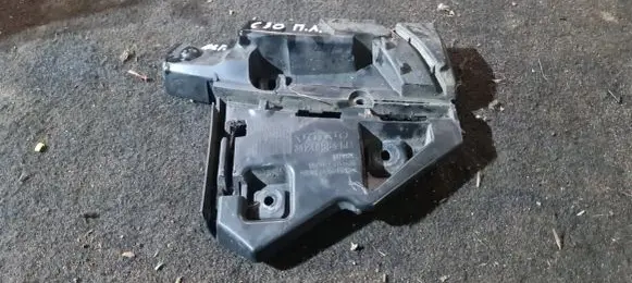 Volvo C30 Fender mounting bracket 31214884