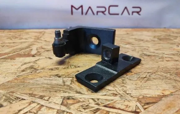 BMW X5 F15 Front door lower hinge 7377548 ES03DE