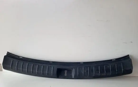 Hyundai Santa Fe Tailgate/boot lid lock trim 857712W000