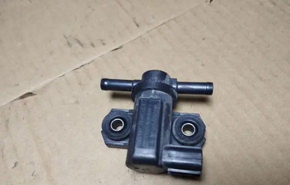 Honda Legend Vacuum valve 1362003140314